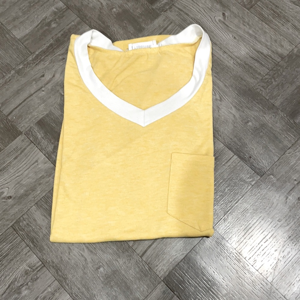 Yellow short sleeve shirt